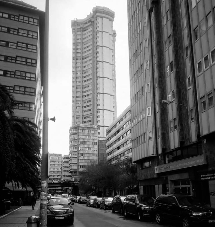 esbeltez-vista-plaza-san-pablo-coruña-torre-hercon